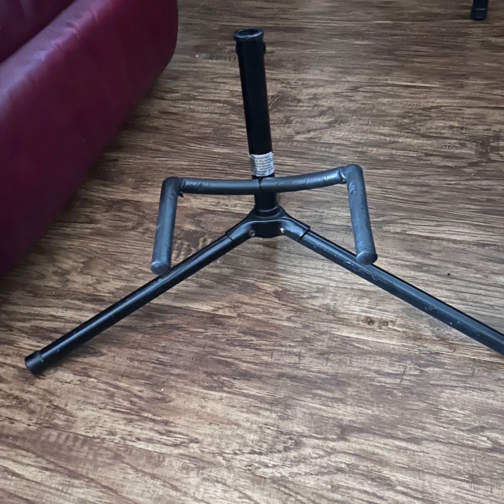 Black Guitar Stand